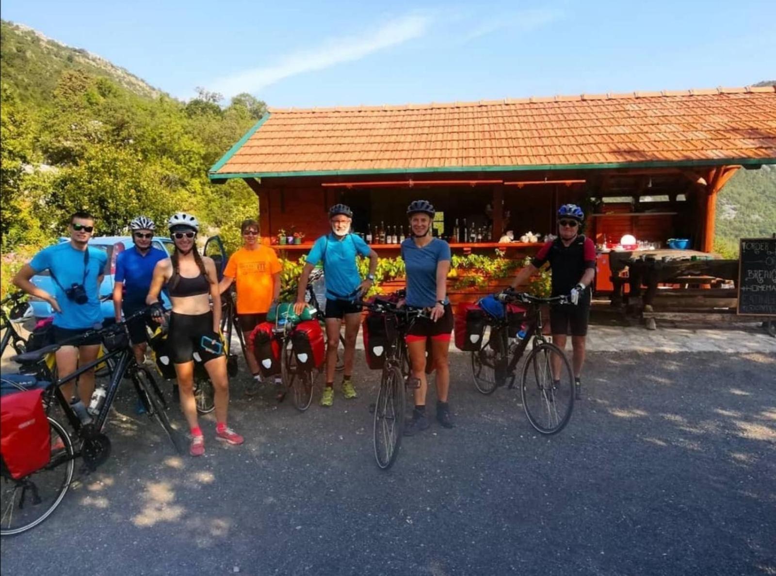 מלון סטינג'ה Camp Oaza,Lipa מראה חיצוני תמונה