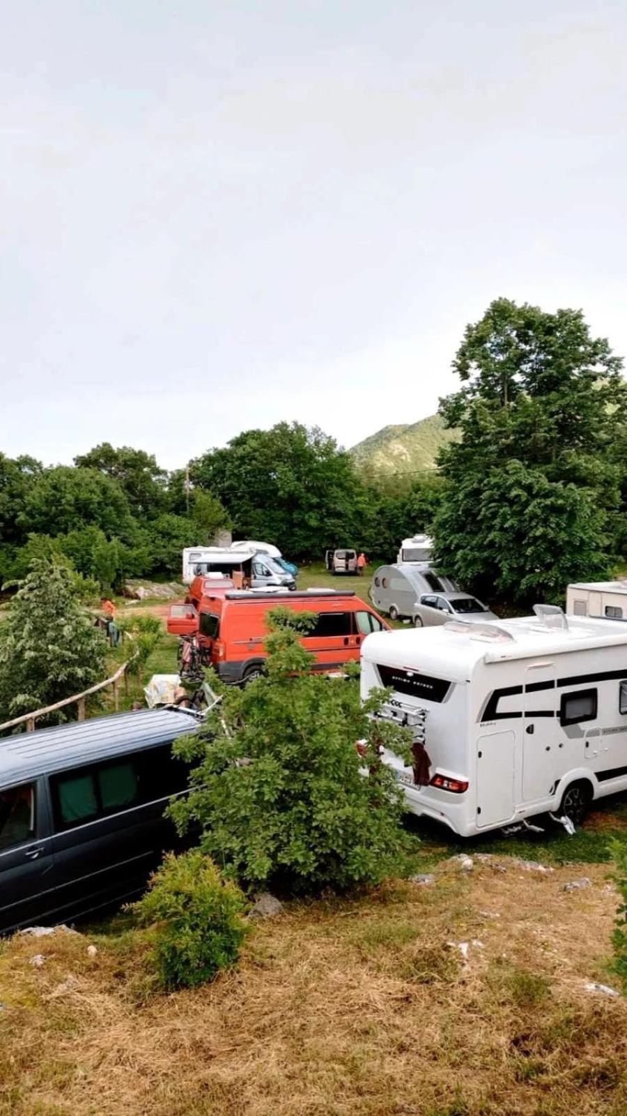 מלון סטינג'ה Camp Oaza,Lipa מראה חיצוני תמונה